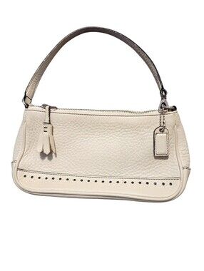 Coach Hamptons Baguette Demi Shoulder Bag Pebble Leather Ivory Chalk Vintage Y2K